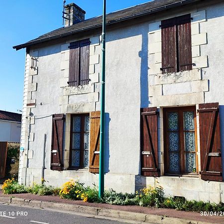 Futurogite Saint-Georges-les-Baillargeaux Exterior foto